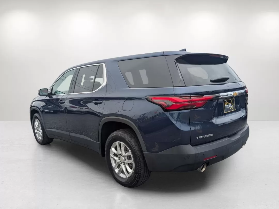 2022 /Jet Black/Chai Chevrolet Traverse LS (1GNERLKW6NJ) with an Other engine, located at 3959 U.S. 80 W, Phenix City, AL, 36870, (334) 297-4885, 32.469296, -85.135185 - Unleash the thrill of family adventures with this stunning 2022 Chevrolet Traverse, now available at Gils Auto in Phenix City, AL. If you're seeking a vehicle that can comfortably accommodate your growing family, this spacious SUV is the perfect choice for road trips, school runs, or weekend getaway - Photo#5