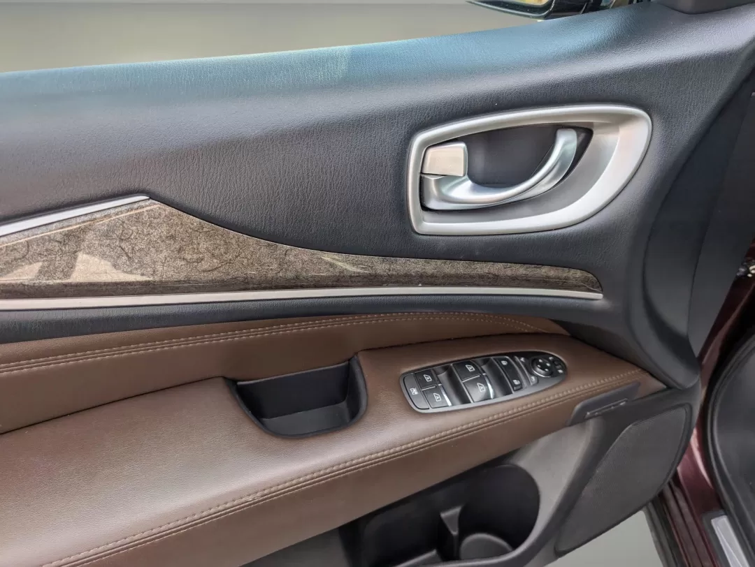 2013 /Java Infiniti JX35 (5N1AL0MN6DC) with an Other engine, located at 3959 U.S. 80 W, Phenix City, AL, 36870, (334) 297-4885, 32.469296, -85.135185 - Elevate your family adventures and daily commutes with this stunning 2013 Infiniti JX35, available now at Gils Auto in Phenix City, AL. Whether you're carting the kids to school, heading out for a weekend road trip, or simply enjoying the finer things in life, this luxurious SUV combines comfort, sa - Photo#9