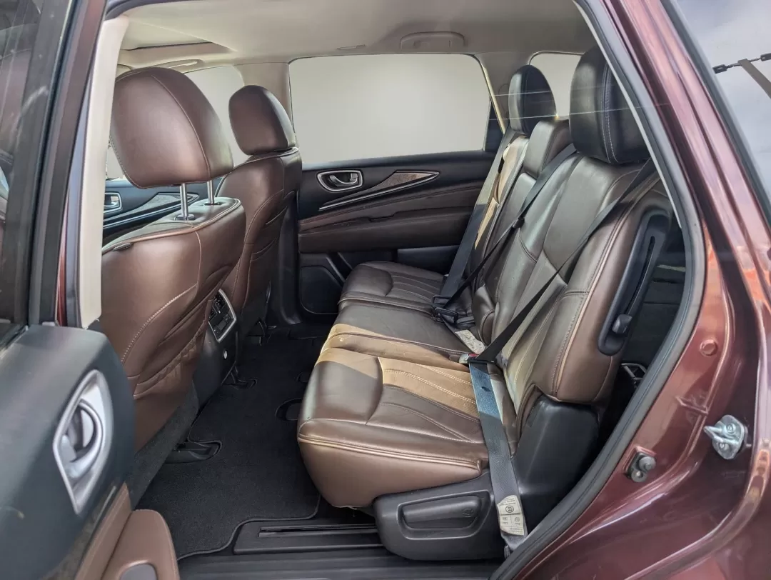 2013 /Java Infiniti JX35 (5N1AL0MN6DC) with an Other engine, located at 3959 U.S. 80 W, Phenix City, AL, 36870, (334) 297-4885, 32.469296, -85.135185 - Elevate your family adventures and daily commutes with this stunning 2013 Infiniti JX35, available now at Gils Auto in Phenix City, AL. Whether you're carting the kids to school, heading out for a weekend road trip, or simply enjoying the finer things in life, this luxurious SUV combines comfort, sa - Photo#11