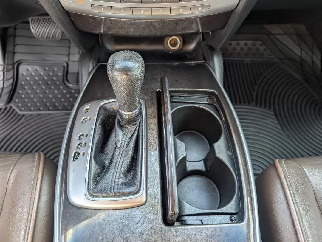 2013 /Java Infiniti JX35 (5N1AL0MN6DC) with an Other engine, located at 3959 U.S. 80 W, Phenix City, AL, 36870, (334) 297-4885, 32.469296, -85.135185 - Elevate your family adventures and daily commutes with this stunning 2013 Infiniti JX35, available now at Gils Auto in Phenix City, AL. Whether you're carting the kids to school, heading out for a weekend road trip, or simply enjoying the finer things in life, this luxurious SUV combines comfort, sa - Photo#14