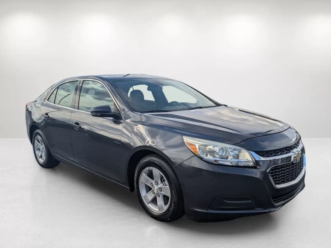 2015 /Jet Black/Titanium Chevrolet Malibu LT (1G11C5SL4FF) with an Other engine, located at 3959 U.S. 80 W, Phenix City, AL, 36870, (334) 297-4885, 32.469296, -85.135185 - **Discover Your Next Adventure with the 2015 Chevrolet Malibu LT at Gils Auto!**<br /> <br /> Are you looking for a reliable and stylish sedan that fits seamlessly into your daily life? Whether you're commuting to work, shuttling the kids to school, or planning a weekend getaway, the 2015 Chevrolet - Photo#3