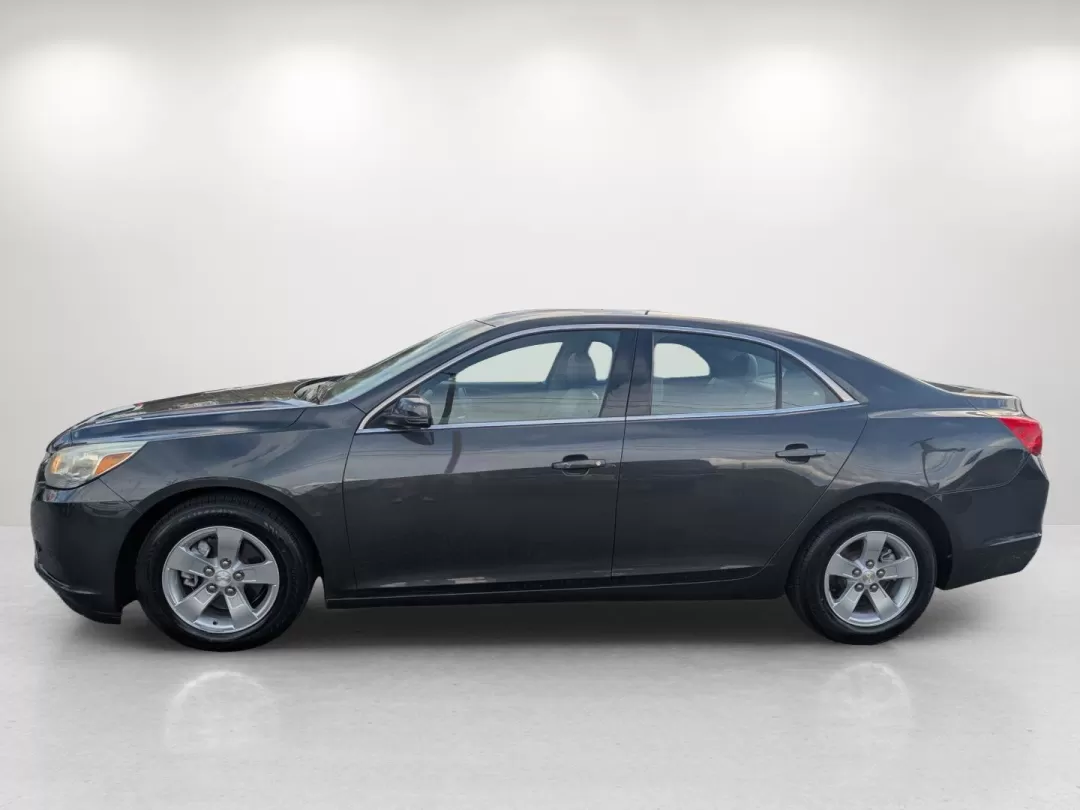 2015 /Jet Black/Titanium Chevrolet Malibu LT (1G11C5SL4FF) with an Other engine, located at 3959 U.S. 80 W, Phenix City, AL, 36870, (334) 297-4885, 32.469296, -85.135185 - **Discover Your Next Adventure with the 2015 Chevrolet Malibu LT at Gils Auto!**<br /> <br /> Are you looking for a reliable and stylish sedan that fits seamlessly into your daily life? Whether you're commuting to work, shuttling the kids to school, or planning a weekend getaway, the 2015 Chevrolet - Photo#8
