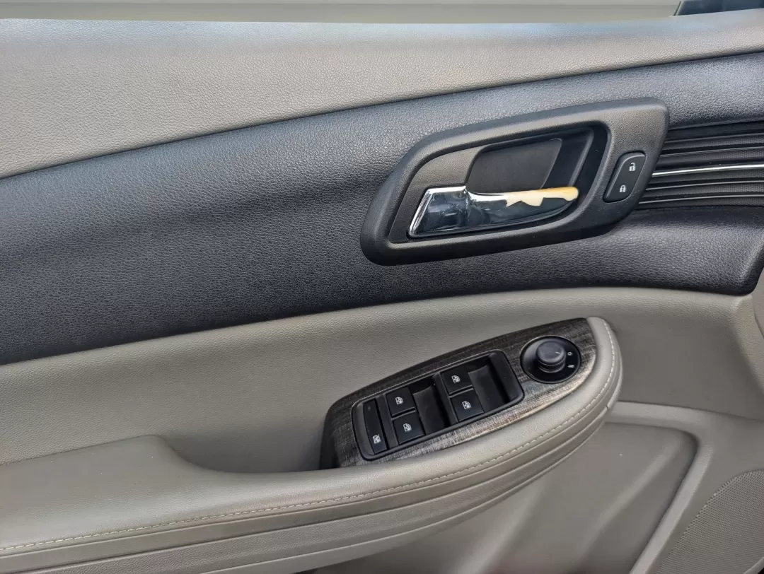 2015 /Jet Black/Titanium Chevrolet Malibu LT (1G11C5SL4FF) with an Other engine, located at 3959 U.S. 80 W, Phenix City, AL, 36870, (334) 297-4885, 32.469296, -85.135185 - **Discover Your Next Adventure with the 2015 Chevrolet Malibu LT at Gils Auto!**<br /> <br /> Are you looking for a reliable and stylish sedan that fits seamlessly into your daily life? Whether you're commuting to work, shuttling the kids to school, or planning a weekend getaway, the 2015 Chevrolet - Photo#9