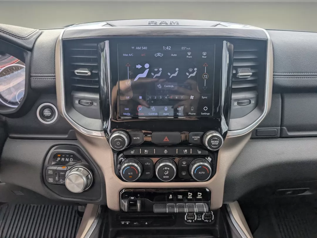 2019 /Black Ram 2500 Laramie (3C6UR5FJ2KG) with an Other engine, located at 7000 Northlake Connector, Columbus, GA, 31904, (706) 987-8085, 32.524975, -84.978134 - **Unleash Your Adventures with the 2019 Ram 2500 Laramie Crew Cab Pickup!**<br /> <br /> Are you ready to elevate your weekend adventures or tackle your daily commutes with confidence? The 2019 Ram 2500 Laramie Crew Cab Pickup is the perfect blend of power, comfort, and technology, making it an idea - Photo#12