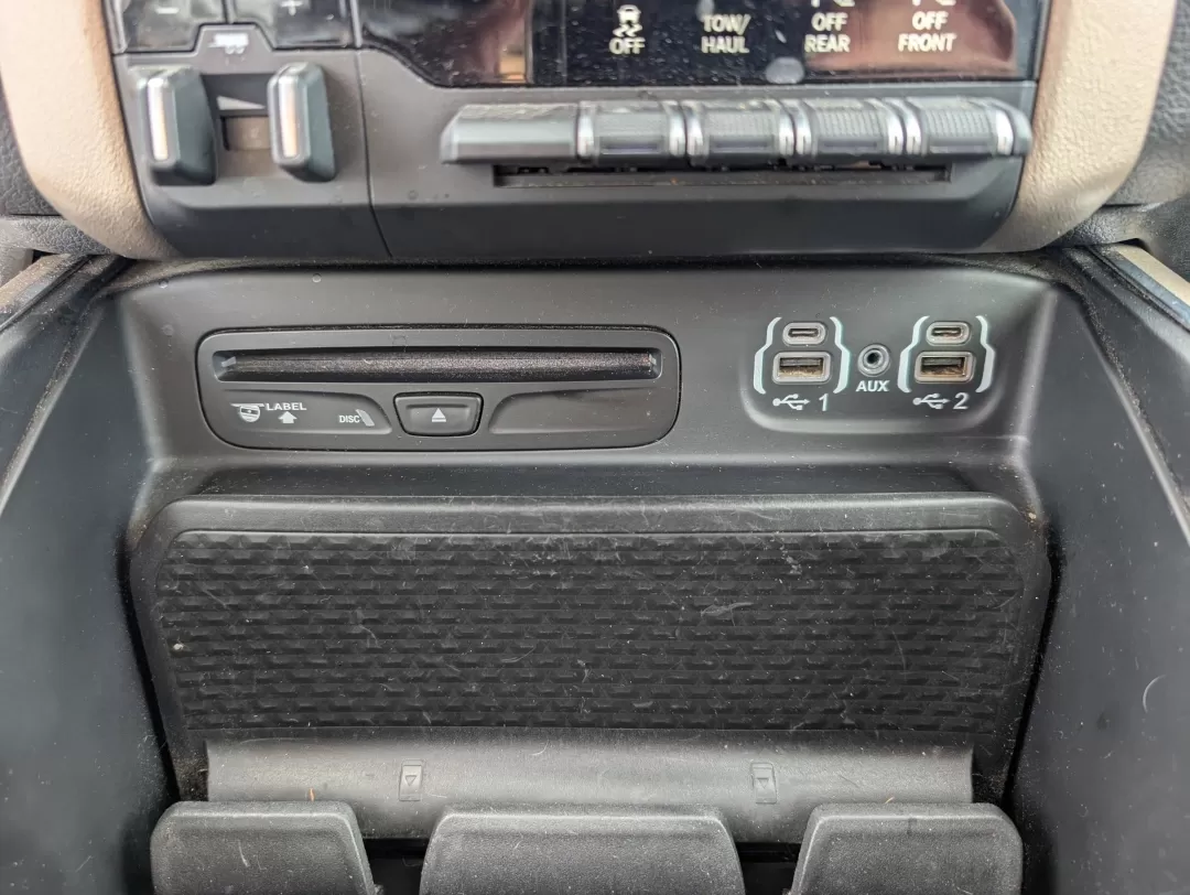 2019 /Black Ram 2500 Laramie (3C6UR5FJ2KG) with an Other engine, located at 7000 Northlake Connector, Columbus, GA, 31904, (706) 987-8085, 32.524975, -84.978134 - **Unleash Your Adventures with the 2019 Ram 2500 Laramie Crew Cab Pickup!**<br /> <br /> Are you ready to elevate your weekend adventures or tackle your daily commutes with confidence? The 2019 Ram 2500 Laramie Crew Cab Pickup is the perfect blend of power, comfort, and technology, making it an idea - Photo#15