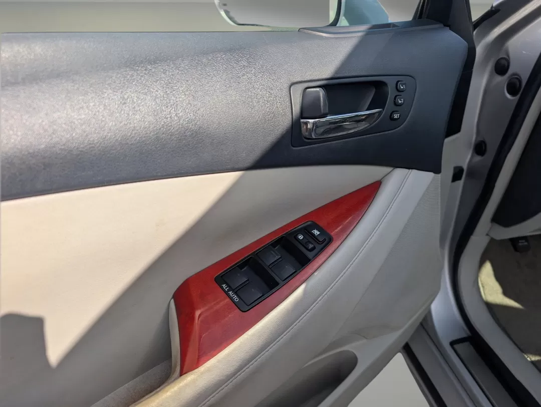 2007 Lexus ES 350 (JTHBJ46G172) with an Other engine, located at 3959 U.S. 80 W, Phenix City, AL, 36870, (334) 297-4885, 32.469296, -85.135185 - Experience luxury and comfort every day with the 2007 Lexus ES 350, now available at Gils Auto in Phenix City, AL. This exquisite sedan is perfect for those who appreciate style, dependability, and an elevated driving experience. Whether you're tackling daily commutes in style or planning weekend ge - Photo#9