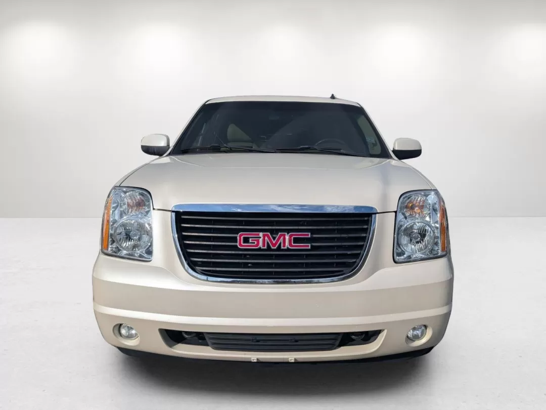 2014 /Light Tan GMC Yukon XL SLT (1GKS1KE0XER) with an Other engine, located at 3959 U.S. 80 W, Phenix City, AL, 36870, (334) 297-4885, 32.469296, -85.135185 - **Elevate Your Family Adventures with the 2014 GMC Yukon XL SLT in Phenix City!**<br /> <br /> Are you ready to upgrade your family road trips or weekend getaways? The 2014 GMC Yukon XL SLT is the perfect vehicle to accommodate all your adventures with style, comfort, and space. Whether you're drivi - Photo#2