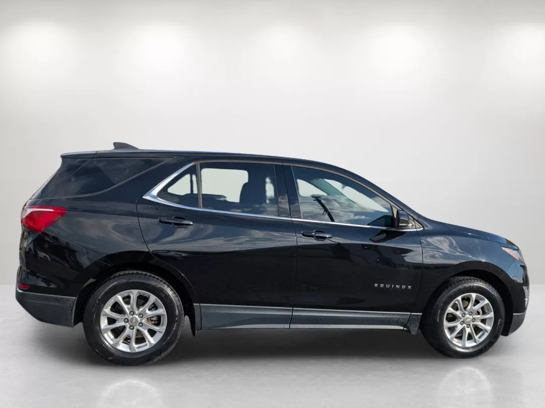 2020 /Jet Black Chevrolet Equinox LT (2GNAXKEV7L6) with an Other engine, located at 3959 U.S. 80 W, Phenix City, AL, 36870, (334) 297-4885, 32.469296, -85.135185 - Are you ready to elevate your driving experience? Imagine yourself and your family embarking on weekend adventures or navigating daily commutes in style and comfort. With the 2020 Chevrolet Equinox LT, you can do just that! This versatile SUV is perfect for growing families, budget-conscious buyers, - Photo#4