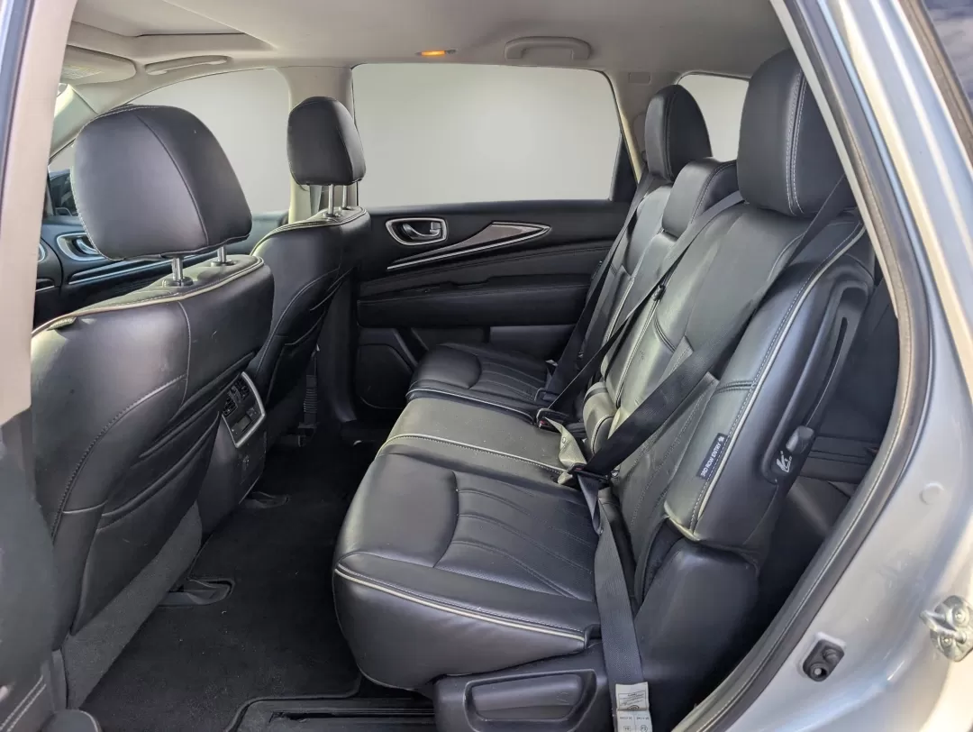 2018 /Graphite Infiniti QX60 (5N1DL0MM6JC) with an Other engine, located at 3959 U.S. 80 W, Phenix City, AL, 36870, (334) 297-4885, 32.469296, -85.135185 - **Elevate Your Family Adventures with the 2018 Infiniti QX60 at Gils Auto!**<br /> <br /> Are you in search of the perfect family SUV that masterfully combines luxury and practicality? Look no further than the 2018 Infiniti QX60, available now at Gils Auto in Phenix City, AL! This stunning vehicle i - Photo#11