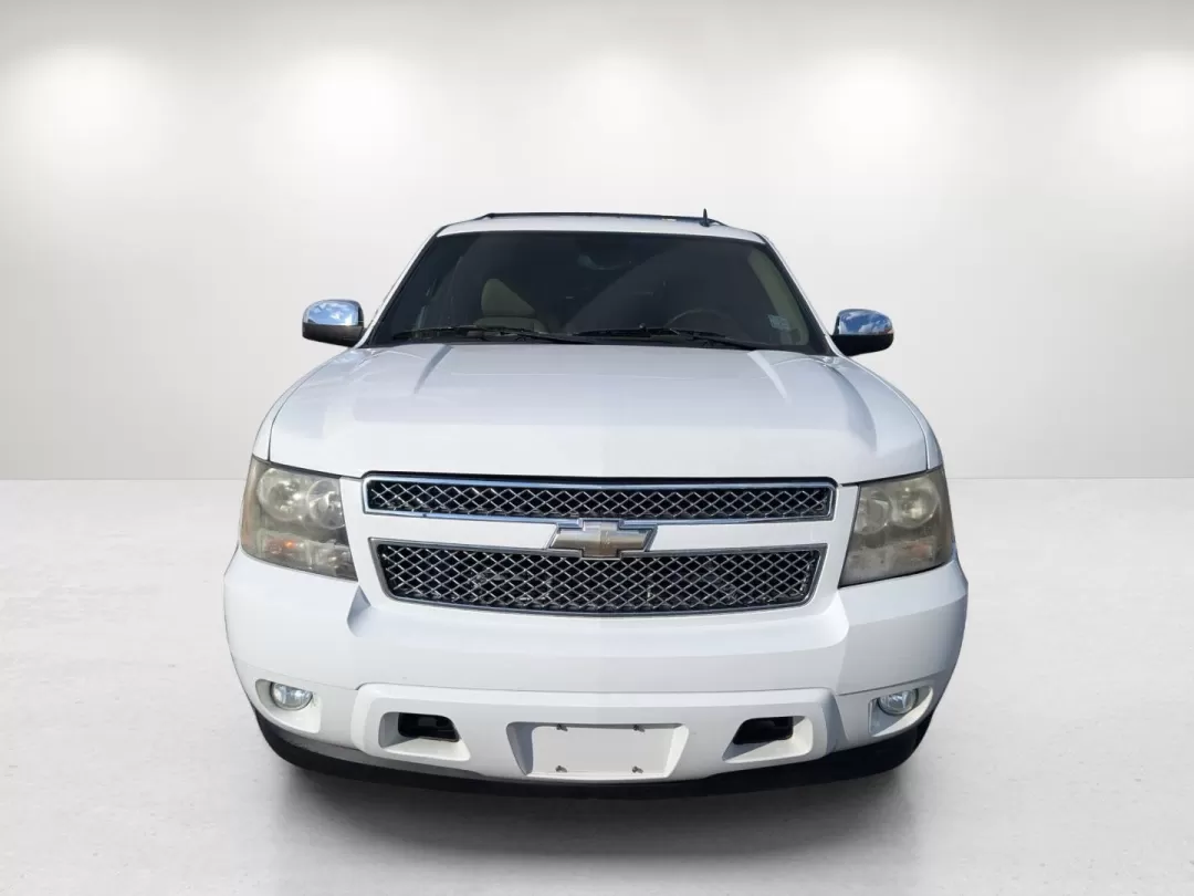 2009 /Light Cashmere/Dark Cashemere Chevrolet Suburban LTZ (1GNFC36029R) with an Other engine, located at 1430 Gateway Drive, Opelika, AL, 36801, (334) 239-0944, 32.637871, -85.409790 - **Explore the Open Road with the 2009 Chevrolet Suburban LTZ at Gils Auto Phenix City, AL!**<br /> <br /> Are you ready to elevate your driving experience and make family trips or weekend adventures unforgettable? Look no further than the 2009 Chevrolet Suburban LTZ, now available at Gils Auto, you - Photo#1