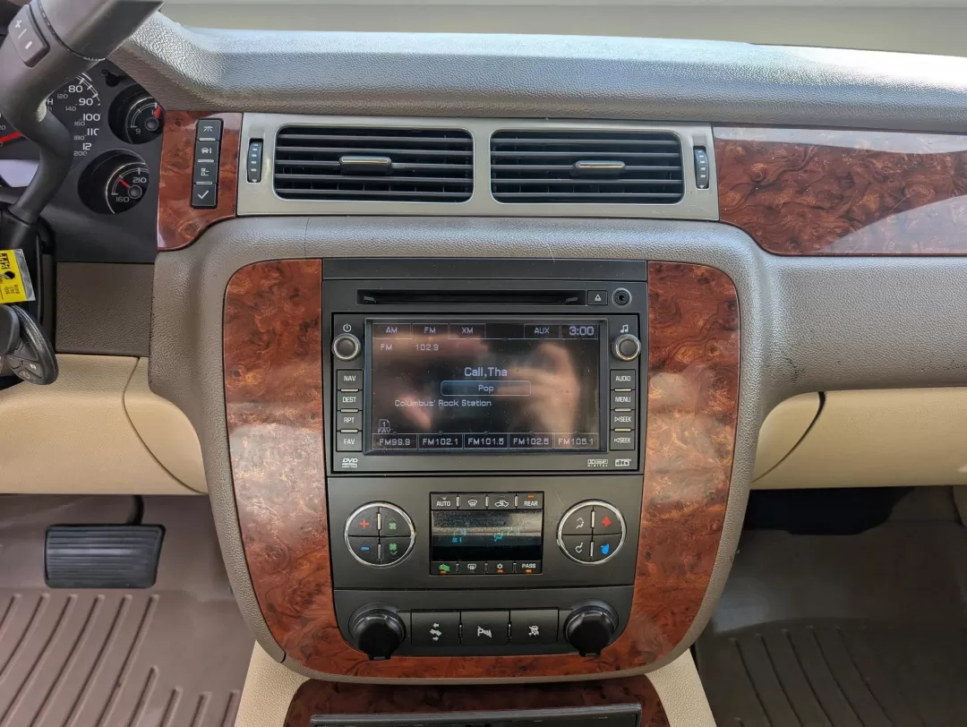 2009 /Light Cashmere/Dark Cashemere Chevrolet Suburban LTZ (1GNFC36029R) with an Other engine, located at 1430 Gateway Drive, Opelika, AL, 36801, (334) 239-0944, 32.637871, -85.409790 - **Explore the Open Road with the 2009 Chevrolet Suburban LTZ at Gils Auto Phenix City, AL!**<br /> <br /> Are you ready to elevate your driving experience and make family trips or weekend adventures unforgettable? Look no further than the 2009 Chevrolet Suburban LTZ, now available at Gils Auto, you - Photo#15