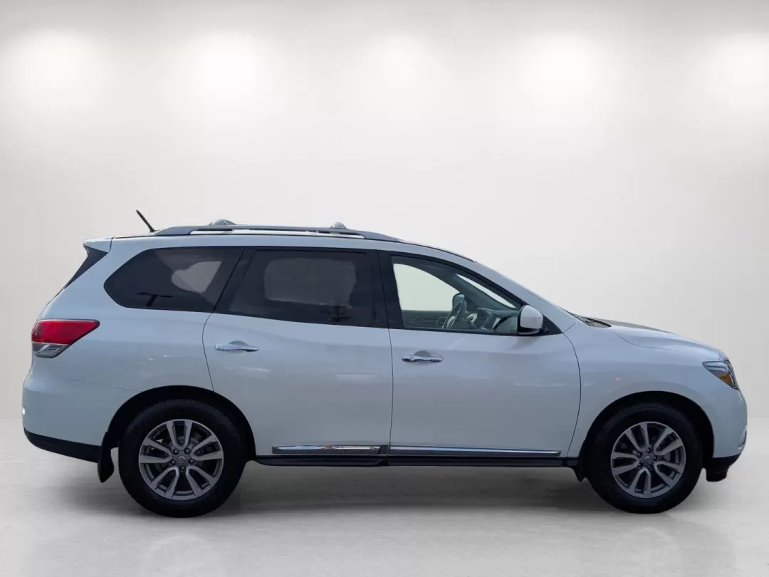 2015 /Almond Nissan Pathfinder SL (5N1AR2MN5FC) with an Other engine, located at 3959 U.S. 80 W, Phenix City, AL, 36870, (334) 297-4885, 32.469296, -85.135185 - **Drive Into Adventure with the 2015 Nissan Pathfinder SL at Gils Auto - Your Local Buy Here Pay Here Dealer!**<br /> <br /> Are you ready to elevate your family adventures or weekend getaways? The 2015 Nissan Pathfinder SL is the perfect SUV for those who value functionality, comfort, and style. Wi - Photo#4