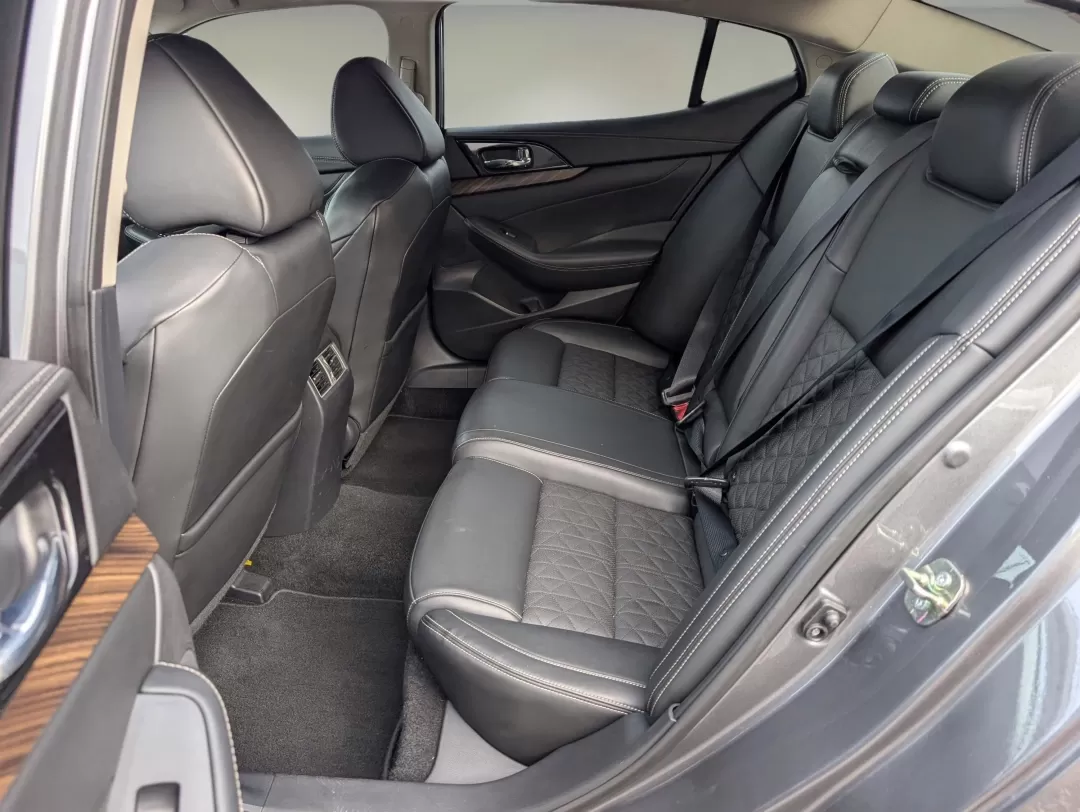 2017 /Charcoal Nissan Maxima Platinum (1N4AA6AP0HC) with an Other engine, located at 3959 U.S. 80 W, Phenix City, AL, 36870, (334) 297-4885, 32.469296, -85.135185 - Elevate your driving experience with the 2017 Nissan Maxima Platinum, the perfect sedan for those who crave luxury and performance without compromise. Whether you're a commuter looking to upgrade your daily drive or a growing family seeking comfort and safety, this stunning vehicle effortlessly blen - Photo#11