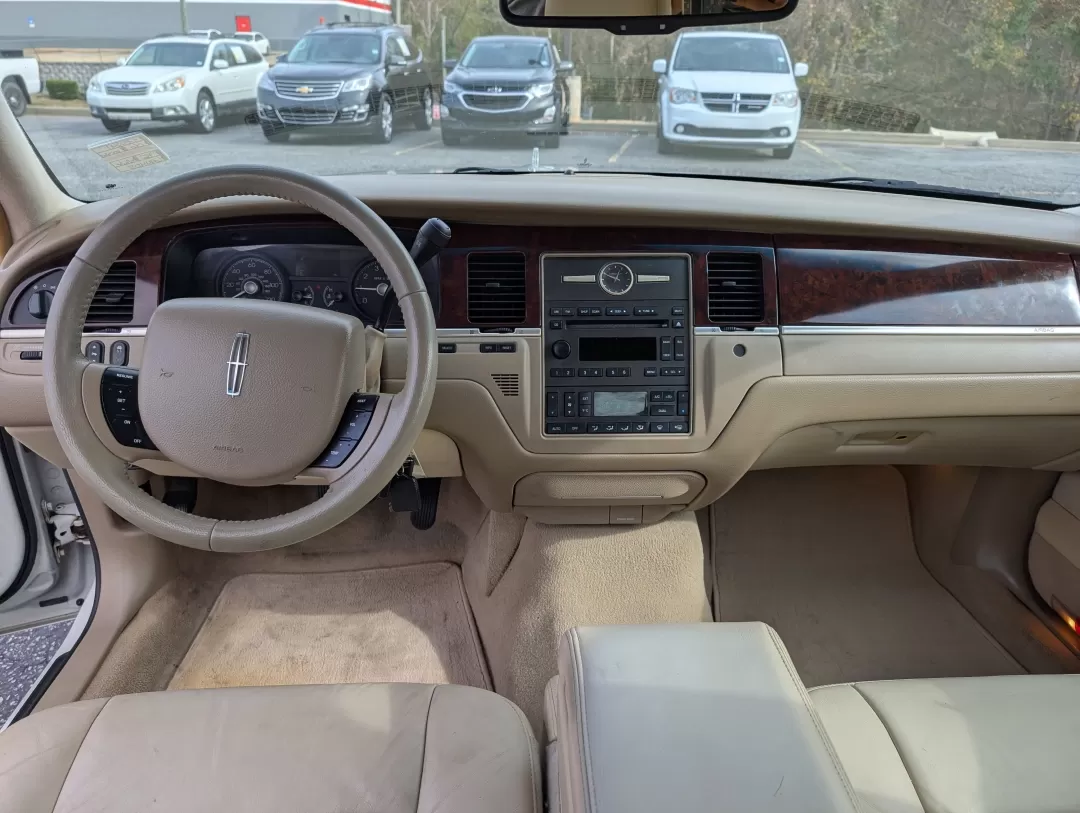 2006 Lincoln Town Car Signature (1LNHM81VX6Y) with an Other engine, located at 3959 U.S. 80 W, Phenix City, AL, 36870, (334) 297-4885, 32.469296, -85.135185 - **Experience Luxury and Comfort with the 2006 Lincoln Town Car Signature Perfect for Your Next Adventure!**<br /> <br /> Are you in the market for a reliable and stylish sedan that provides comfort for your daily commute and room for family outings? Look no further than the 2006 Lincoln Town Car Si - Photo#12