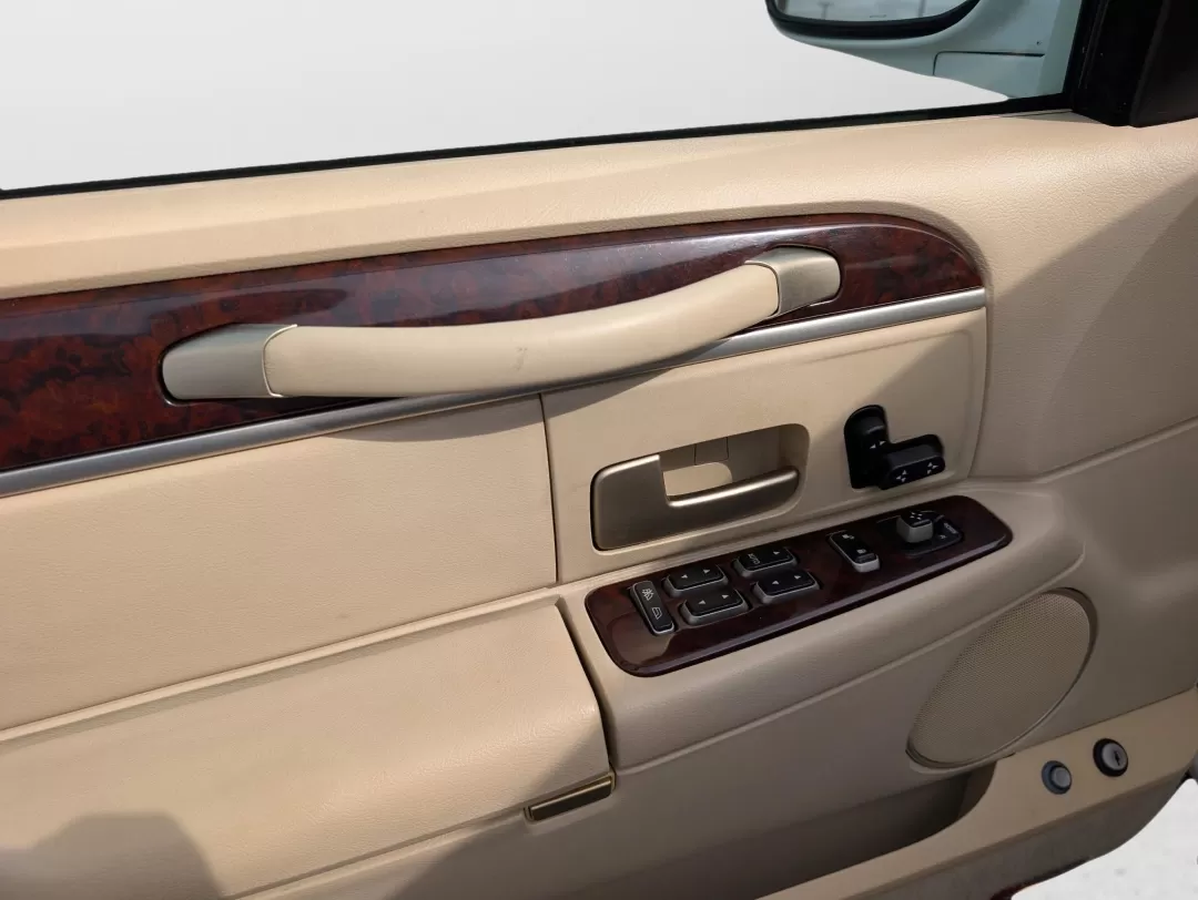 2006 Lincoln Town Car Signature (1LNHM81VX6Y) with an Other engine, located at 3959 U.S. 80 W, Phenix City, AL, 36870, (334) 297-4885, 32.469296, -85.135185 - **Experience Luxury and Comfort with the 2006 Lincoln Town Car Signature Perfect for Your Next Adventure!**<br /> <br /> Are you in the market for a reliable and stylish sedan that provides comfort for your daily commute and room for family outings? Look no further than the 2006 Lincoln Town Car Si - Photo#16