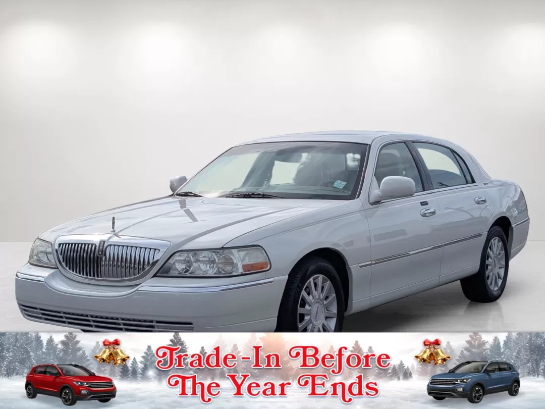 photo of 2006 Lincoln Town Car Signature