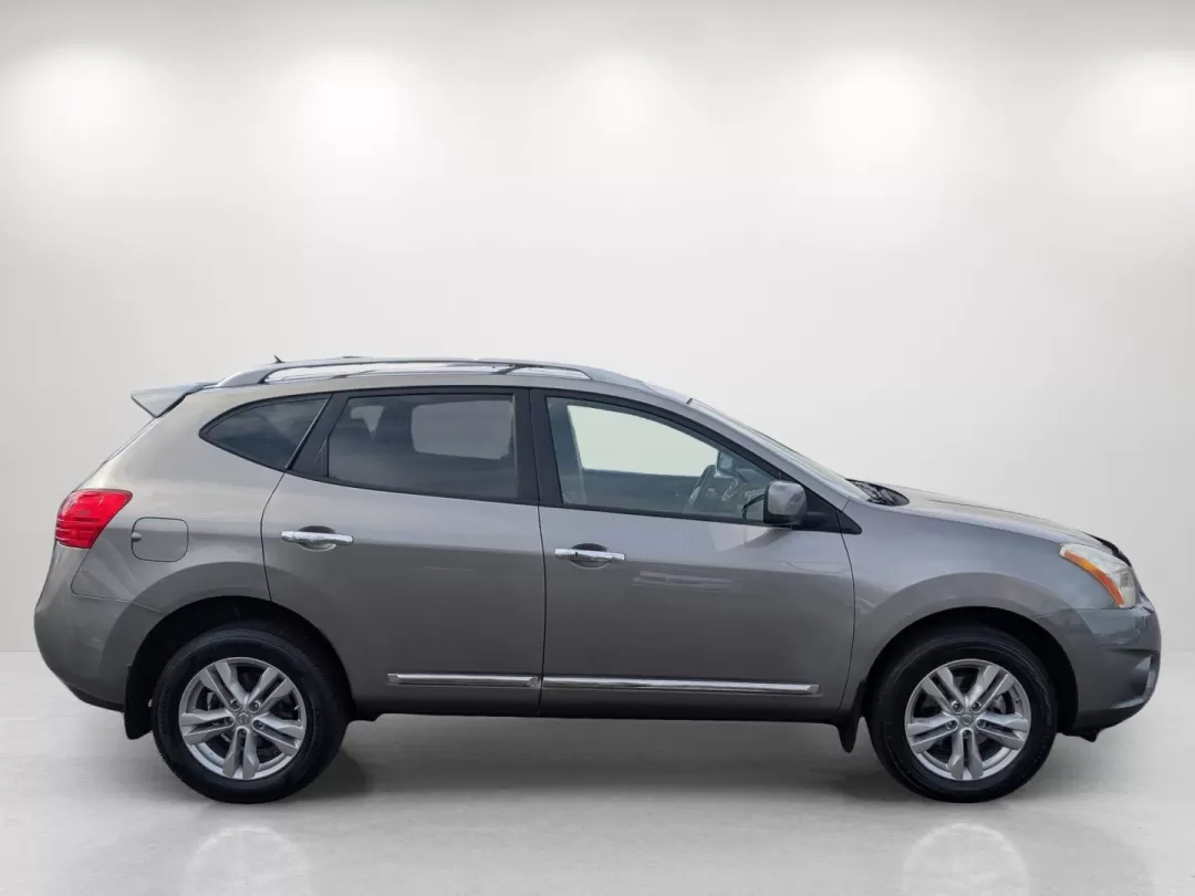 2013 /Gray Nissan Rogue SV (JN8AS5MT6DW) with an Other engine, located at 3959 U.S. 80 W, Phenix City, AL, 36870, (334) 297-4885, 32.469296, -85.135185 - **Conquer Your Daily Adventures with the 2013 Nissan Rogue SV at Gils Auto in Phenix City, AL!**<br /> <br /> Are you ready to elevate your daily commute, family outings, or weekend adventures? The 2013 Nissan Rogue SV is here to meet all your lifestyle needs. With its spacious interior, smooth hand - Photo#4
