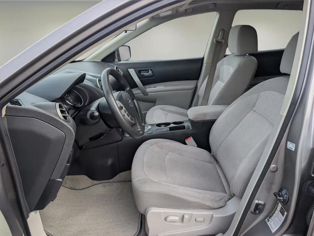 2013 /Gray Nissan Rogue SV (JN8AS5MT6DW) with an Other engine, located at 3959 U.S. 80 W, Phenix City, AL, 36870, (334) 297-4885, 32.469296, -85.135185 - **Conquer Your Daily Adventures with the 2013 Nissan Rogue SV at Gils Auto in Phenix City, AL!**<br /> <br /> Are you ready to elevate your daily commute, family outings, or weekend adventures? The 2013 Nissan Rogue SV is here to meet all your lifestyle needs. With its spacious interior, smooth hand - Photo#9