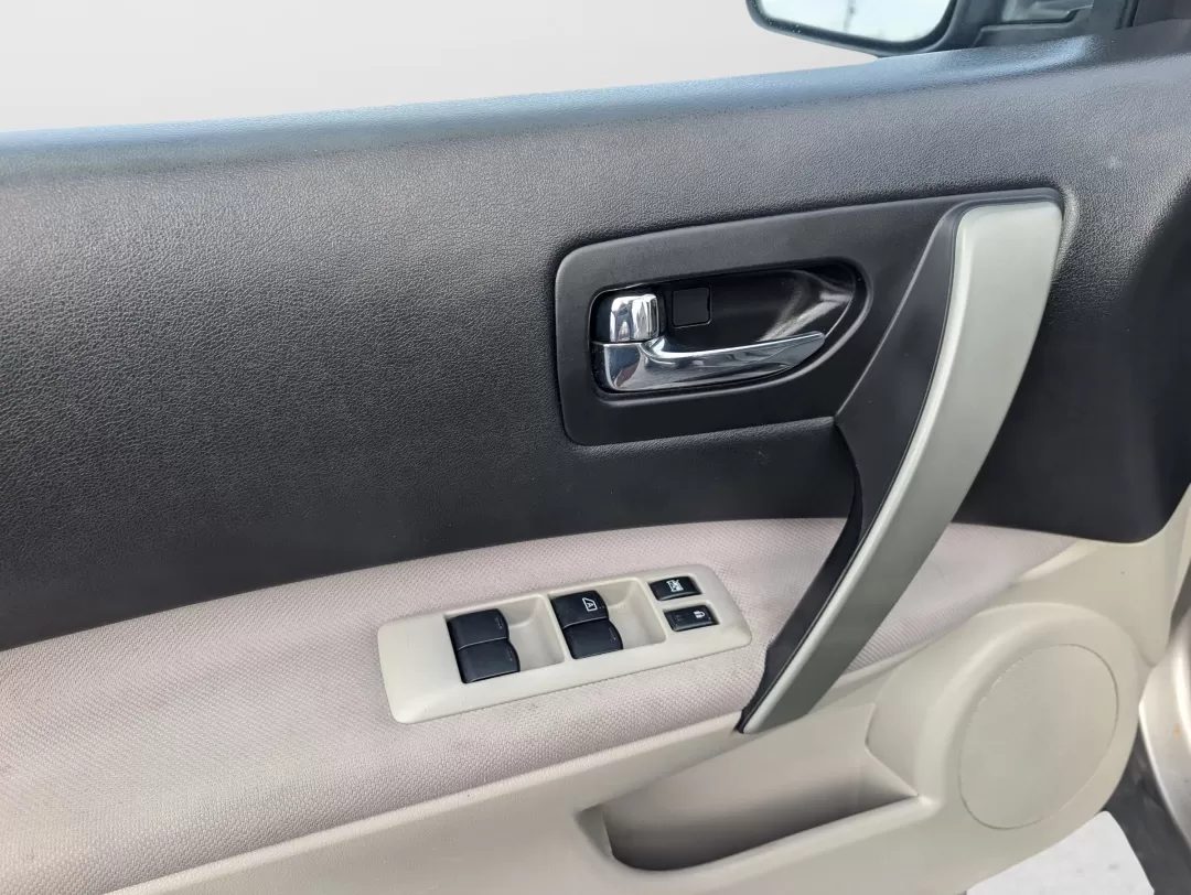 2013 /Gray Nissan Rogue SV (JN8AS5MT6DW) with an Other engine, located at 3959 U.S. 80 W, Phenix City, AL, 36870, (334) 297-4885, 32.469296, -85.135185 - **Conquer Your Daily Adventures with the 2013 Nissan Rogue SV at Gils Auto in Phenix City, AL!**<br /> <br /> Are you ready to elevate your daily commute, family outings, or weekend adventures? The 2013 Nissan Rogue SV is here to meet all your lifestyle needs. With its spacious interior, smooth hand - Photo#17