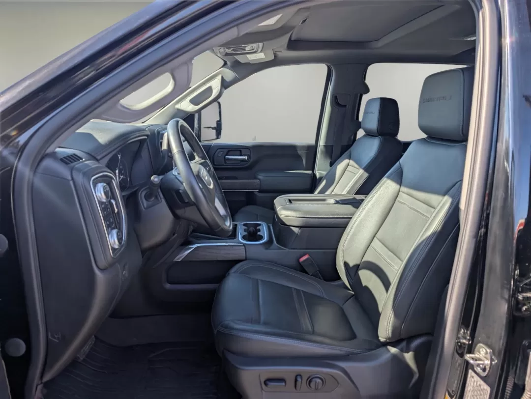 2020 /Jet Black GMC Sierra 3500HD Denali (1GT49WEY6LF) with an Other engine, located at 3959 U.S. 80 W, Phenix City, AL, 36870, (334) 297-4885, 32.469296, -85.135185 - **Elevate Your Adventures with the 2020 GMC Sierra 3500HD Denali - Perfect for Weekend Warriors and Family Getaways!**<br /> <br /> Are you ready to tackle your next adventure with confidence and style? The 2020 GMC Sierra 3500HD Denali, now available at Gils Auto in Phenix City, AL, is the ultimate - Photo#10