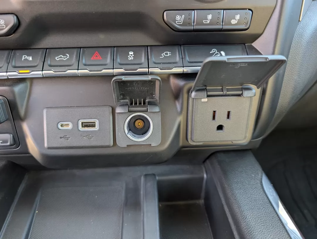 2020 /Jet Black GMC Sierra 3500HD Denali (1GT49WEY6LF) with an Other engine, located at 3959 U.S. 80 W, Phenix City, AL, 36870, (334) 297-4885, 32.469296, -85.135185 - **Elevate Your Adventures with the 2020 GMC Sierra 3500HD Denali - Perfect for Weekend Warriors and Family Getaways!**<br /> <br /> Are you ready to tackle your next adventure with confidence and style? The 2020 GMC Sierra 3500HD Denali, now available at Gils Auto in Phenix City, AL, is the ultimate - Photo#13