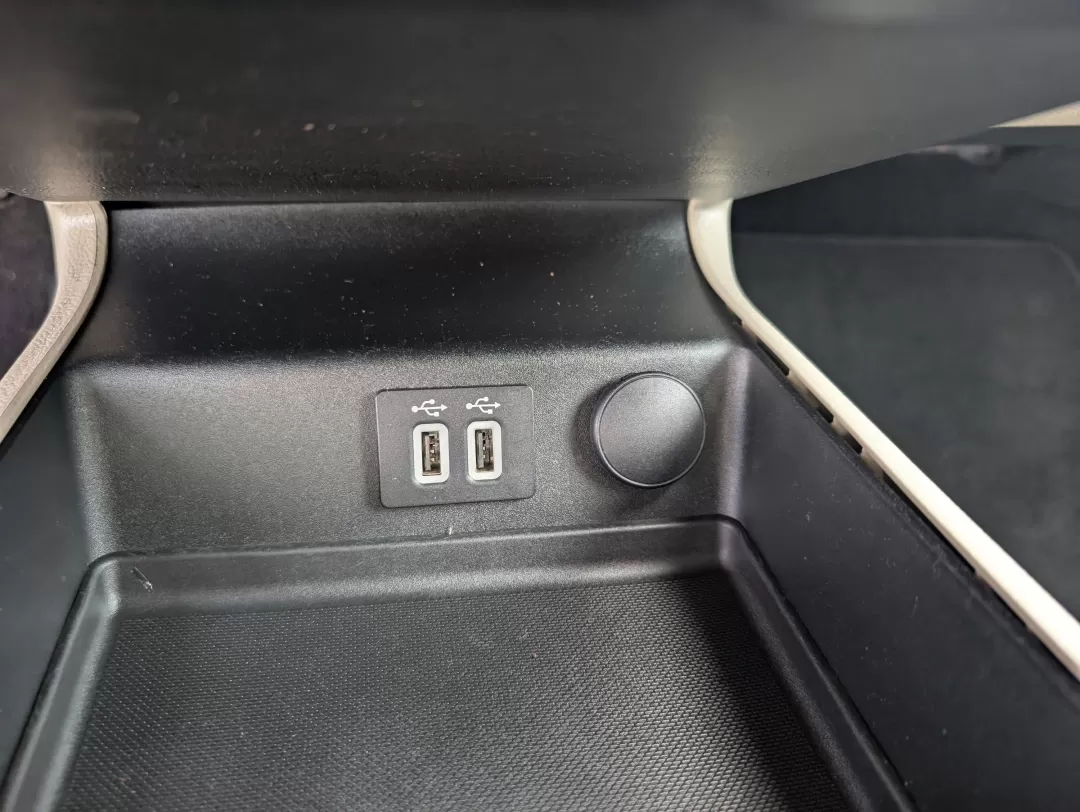 2019 Ford Fusion SE (3FA6P0HD6KR) with an Other engine, located at 5115 14th Ave., Columbus, GA, 31904, (706) 323-0345, 32.511494, -84.971046 - **Discover Your Next Adventure with the 2019 Ford Fusion SE at Gils Auto, Phenix City!**<br /> <br /> Are you searching for the perfect sedan that seamlessly combines style, comfort, and reliability? The 2019 Ford Fusion SE is your ideal companion for both daily commutes and weekend getaways. Whethe - Photo#13