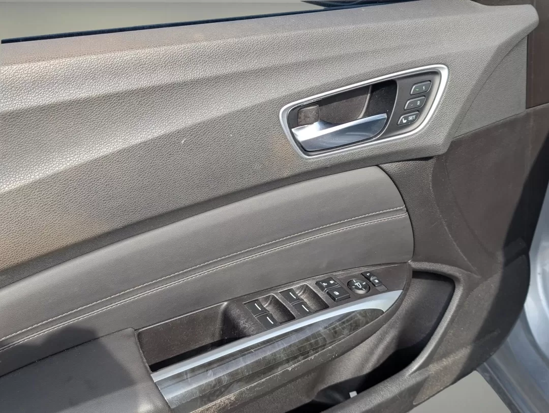 2020 Acura TLX w/Technology Pkg (19UUB1F56LA) with an Other engine, located at 3959 U.S. 80 W, Phenix City, AL, 36870, (334) 297-4885, 32.469296, -85.135185 - **Elevate Your Commute with the 2020 Acura TLX at Gils Auto in Phenix City, AL!**<br /> <br /> Are you on the lookout for a vehicle that perfectly blends luxury with functionality? Imagine every drive transformed into a delightful experience, whether you're commuting to work or heading out on a week - Photo#9