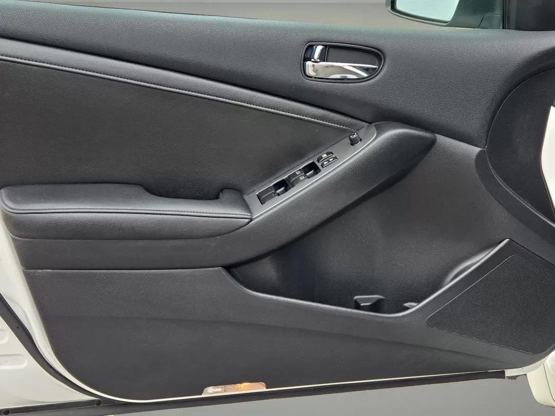 2012 /Charcoal Nissan Altima 2.5 SL (1N4AL2AP9CN) with an Other engine, located at 521 Old Farm Lane Rd, Prattville, AL, 36066, (334) 325-1505, 32.482460, -86.416367 - Discover the perfect sedan for your daily commutes and weekend getaways with this pristine 2012 Nissan Altima 2.5 SL, now available at Gils Auto in Prattville, AL. If you're looking for a reliable vehicle that combines comfort, style, and efficiency, this is the car for you. Whether you're a busy pr - Photo#9