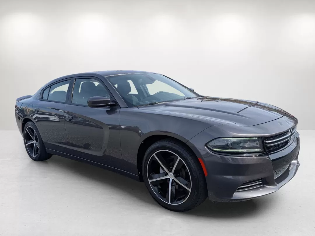 2017 /Black Dodge Charger SE (2C3CDXBG0HH) with an Other engine, located at 5115 14th Ave., Columbus, GA, 31904, (706) 323-0345, 32.511494, -84.971046 - **Unleash Your Inner Adventurer with the 2017 Dodge Charger SE!**<br /> <br /> Are you ready to elevate your driving experience in Columbus, GA? Whether you're a growing family looking for reliable transport or an adventurous spirit craving weekend getaways, the 2017 Dodge Charger SE is the perfect - Photo#2