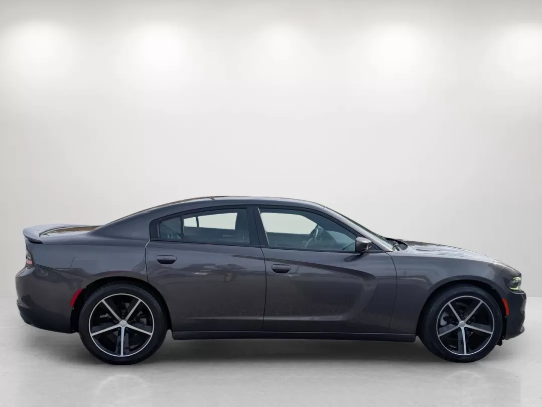 2017 /Black Dodge Charger SE (2C3CDXBG0HH) with an Other engine, located at 5115 14th Ave., Columbus, GA, 31904, (706) 323-0345, 32.511494, -84.971046 - **Unleash Your Inner Adventurer with the 2017 Dodge Charger SE!**<br /> <br /> Are you ready to elevate your driving experience in Columbus, GA? Whether you're a growing family looking for reliable transport or an adventurous spirit craving weekend getaways, the 2017 Dodge Charger SE is the perfect - Photo#3