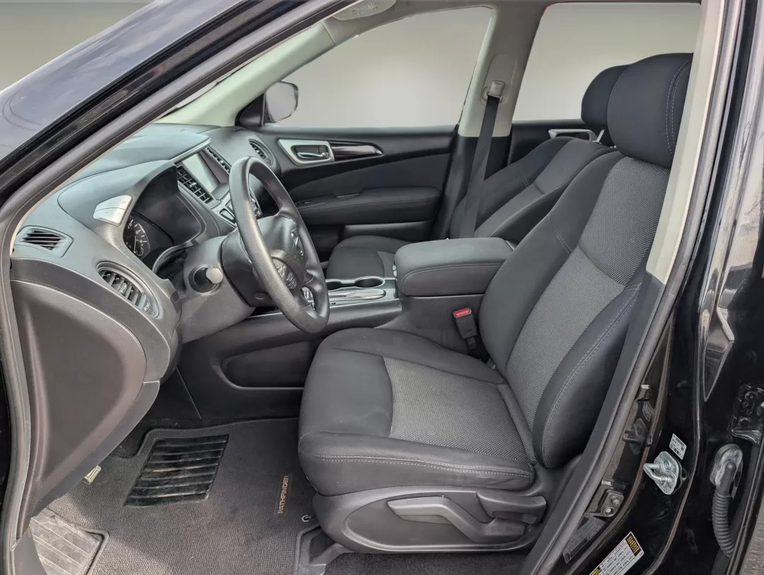 2017 /Charcoal Nissan Pathfinder S (5N1DR2MN8HC) with an Other engine, located at 3959 U.S. 80 W, Phenix City, AL, 36870, (334) 297-4885, 32.469296, -85.135185 - 2017 Nissan Pathfinder S - Photo#9