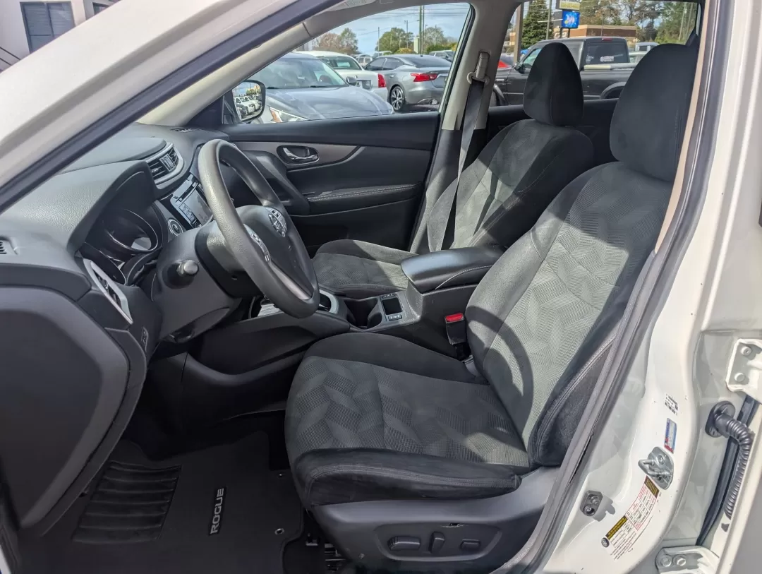 2015 /Charcoal Nissan Rogue SV (5N1AT2MT6FC) with an Other engine, located at 3959 U.S. 80 W, Phenix City, AL, 36870, (334) 297-4885, 32.469296, -85.135185 - 2015 Nissan Rogue SV - Photo#9