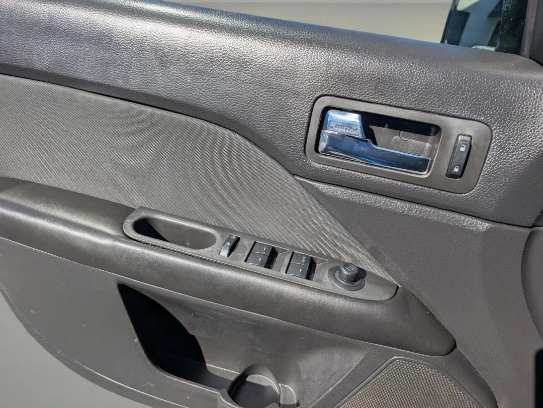 2012 Ford Fusion SE (3FAHP0HA4CR) with an Other engine, located at 3959 U.S. 80 W, Phenix City, AL, 36870, (334) 297-4885, 32.469296, -85.135185 - **Discover Your Perfect Ride at Gils Auto - Phenix City: 2012 Ford Fusion SE**<br /> <br /> Are you in search of a reliable vehicle that fits seamlessly into your busy lifestyle? Look no further than this 2012 Ford Fusion SE, available at Gils Auto, your trusted Buy Here Pay Here dealership located - Photo#9