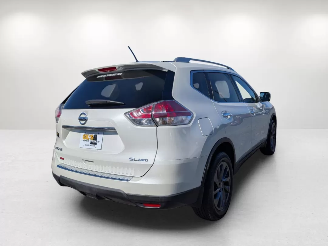 2016 /Charcoal Nissan Rogue SL (KNMAT2MV9GP) with an Other engine, located at 3959 U.S. 80 W, Phenix City, AL, 36870, (334) 297-4885, 32.469296, -85.135185 - **Discover Adventure with the 2016 Nissan Rogue SL at Gils Auto - Your Trusted Buy Here Pay Here Dealership in Phenix City, AL!**<br /> <br /> Are you ready to embrace a lifestyle filled with adventure and comfort? The 2016 Nissan Rogue SL is your perfect companion for weekend getaways, daily commut - Photo#5