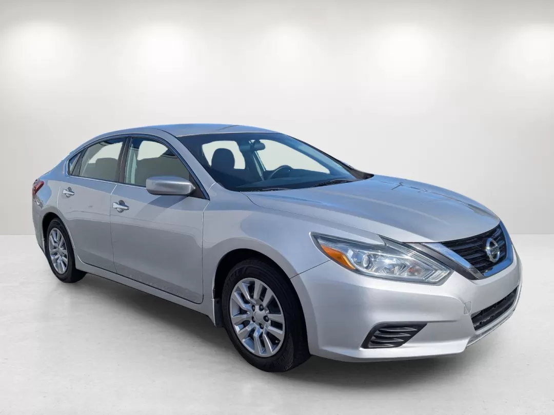 2018 /Charcoal Nissan Altima 2.5 S (1N4AL3AP6JC) with an Other engine, located at 3959 U.S. 80 W, Phenix City, AL, 36870, (334) 297-4885, 32.469296, -85.135185 - Discover the perfect blend of style, comfort, and reliability with the 2018 Nissan Altima 2.5 S, now available at Gils Auto in Phenix City, AL. This sedan is not just a vehicle; it's an extension of your lifestyle, tailored for individuals who value efficiency and safety without compromising on feat - Photo#2