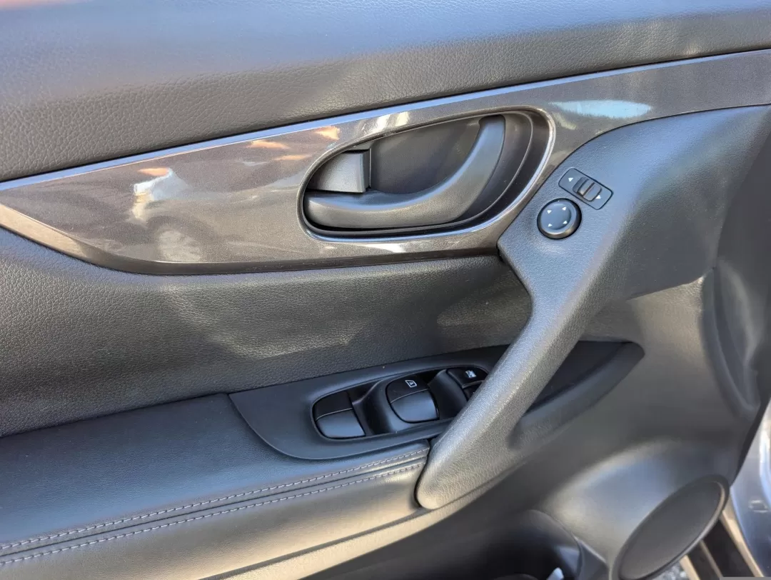 2019 /Charcoal Nissan Rogue S (5N1AT2MT6KC) with an Other engine, located at 3959 U.S. 80 W, Phenix City, AL, 36870, (334) 297-4885, 32.469296, -85.135185 - **Discover Your Next Adventure with the 2019 Nissan Rogue at Gils Auto in Phenix City, AL!**<br /> <br /> Are you ready to elevate your lifestyle with a versatile and reliable SUV? The 2019 Nissan Rogue is your perfect partner for everything from daily commutes to weekend getaways. With its spacious - Photo#8