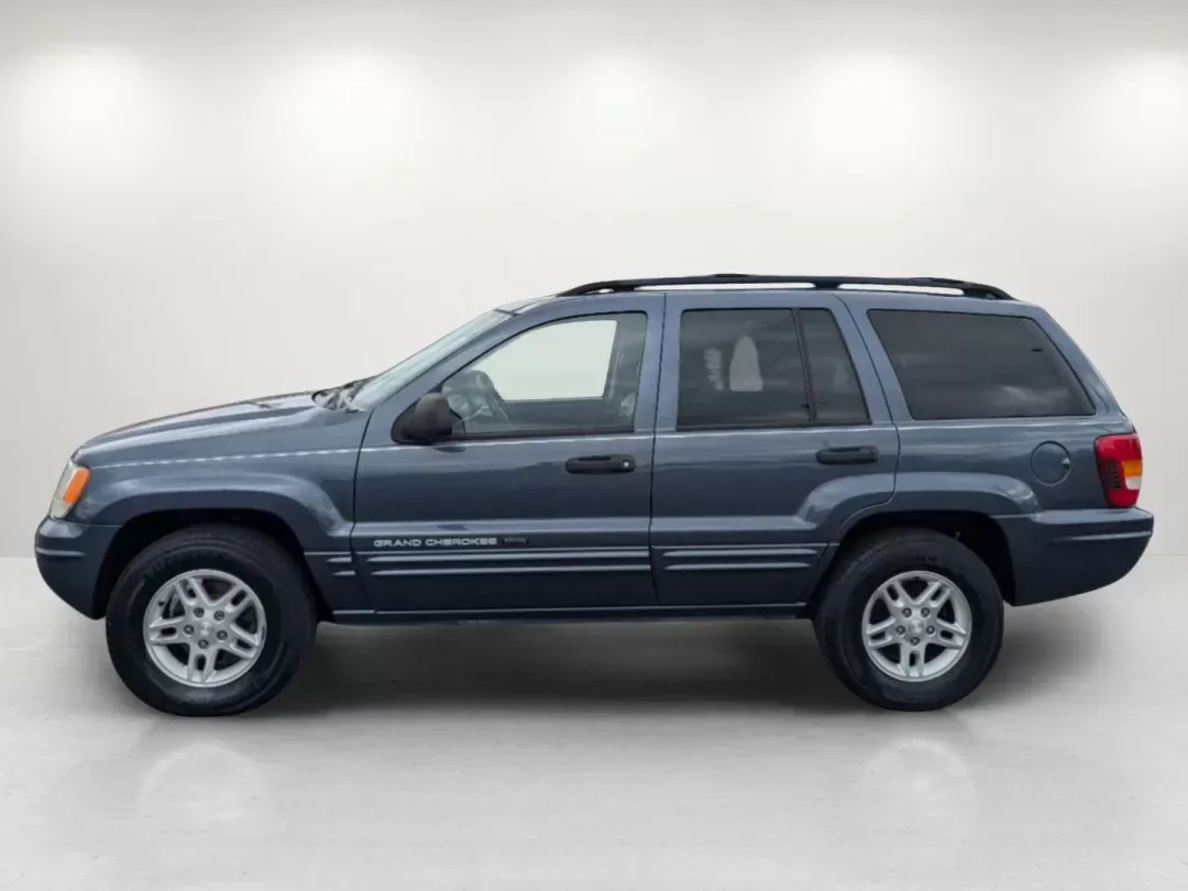 2004 Steel Blue Pearl /Dark Slate Gray Jeep Grand Cherokee Laredo (1J4GX48S34C) with an Gas I6 4.0L/242 engine, 4-Speed Automatic w/OD transmission, located at 521 Old Farm Lane Rd, Prattville, AL, 36066, (334) 325-1505, 32.482460, -86.416367 - 2004 Jeep Grand Cherokee Laredo - Photo#8