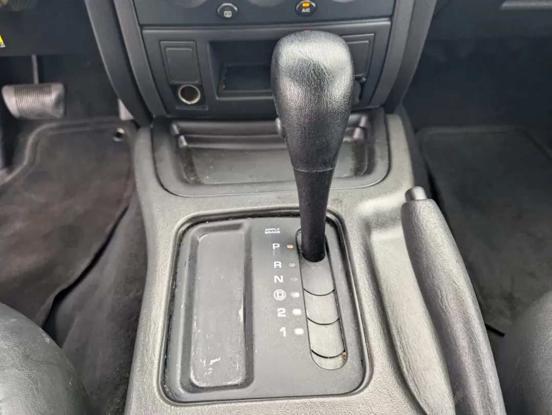 2004 Steel Blue Pearl /Dark Slate Gray Jeep Grand Cherokee Laredo (1J4GX48S34C) with an Gas I6 4.0L/242 engine, 4-Speed Automatic w/OD transmission, located at 521 Old Farm Lane Rd, Prattville, AL, 36066, (334) 325-1505, 32.482460, -86.416367 - 2004 Jeep Grand Cherokee Laredo - Photo#14
