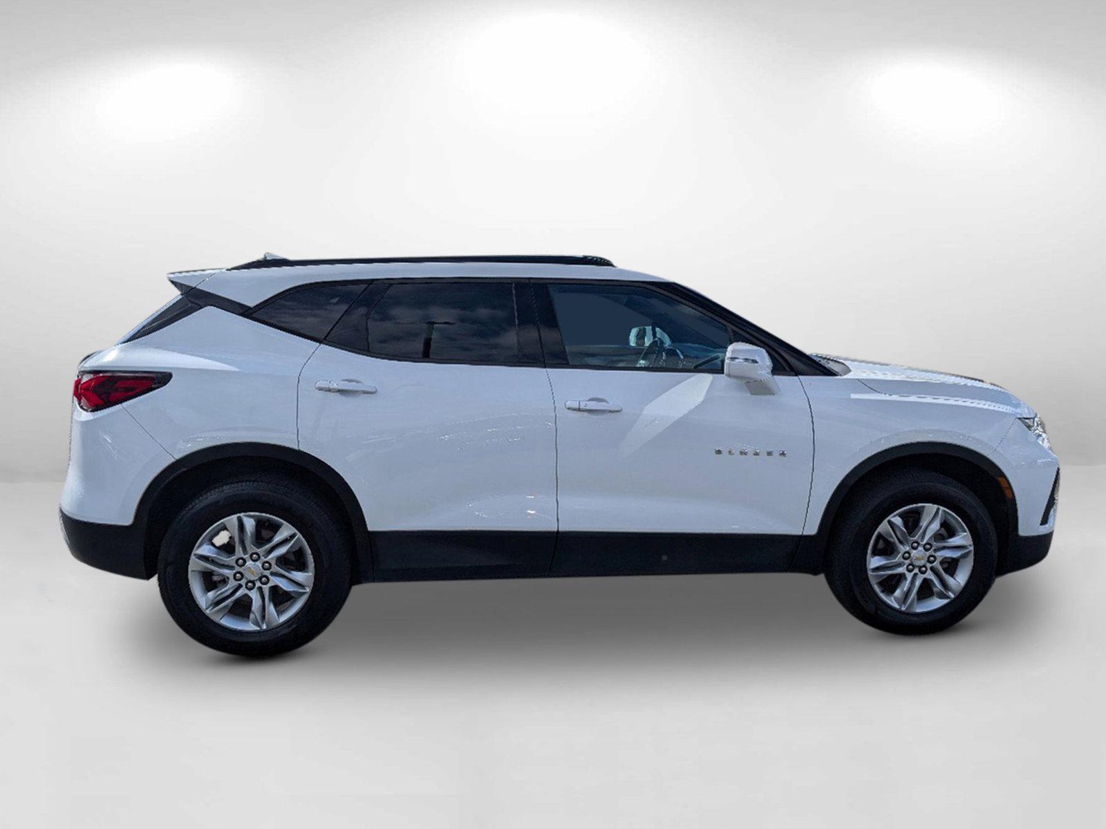 2020 Summit White /Jet Black Chevrolet Blazer LT (3GNKBBRA5LS) with an Gas I4 2.5L/ engine, 9-Speed Automatic transmission, located at 521 Old Farm Lane Rd, Prattville, AL, 36066, (334) 325-1505, 32.482460, -86.416367 - 2020 Chevrolet Blazer LT - Photo#3