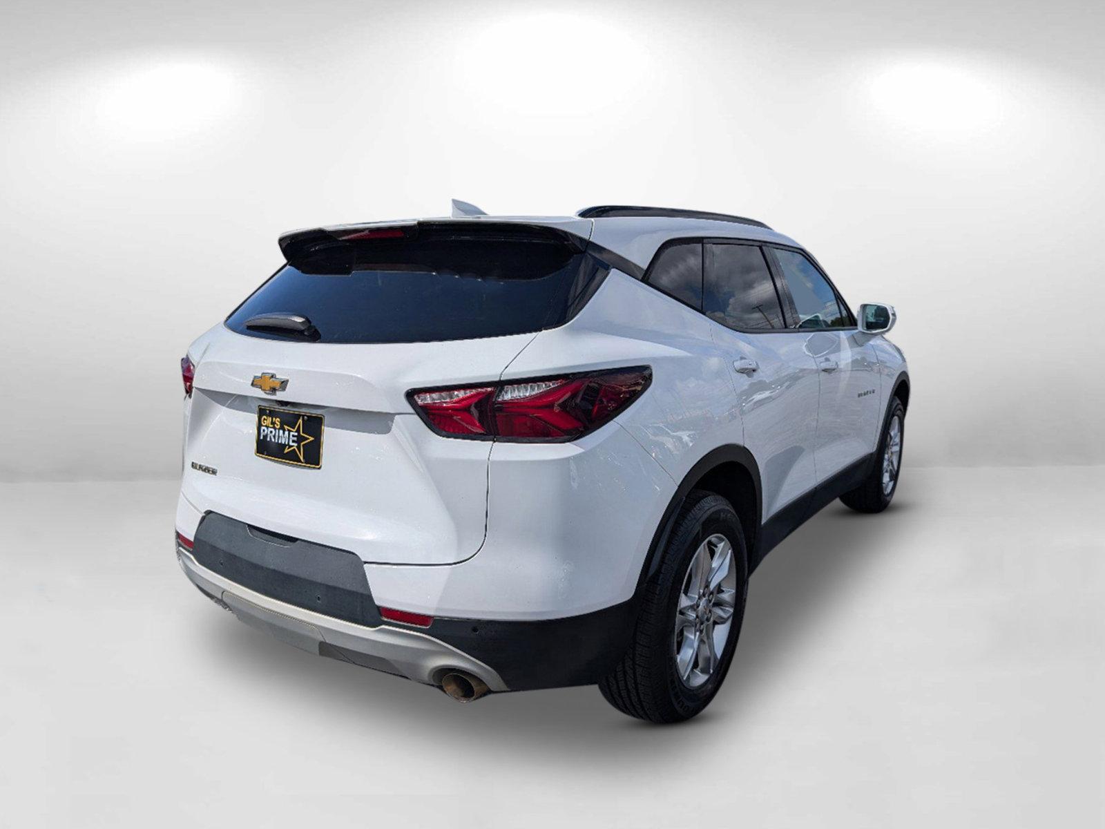 2020 Summit White /Jet Black Chevrolet Blazer LT (3GNKBBRA5LS) with an Gas I4 2.5L/ engine, 9-Speed Automatic transmission, located at 521 Old Farm Lane Rd, Prattville, AL, 36066, (334) 325-1505, 32.482460, -86.416367 - 2020 Chevrolet Blazer LT - Photo#4