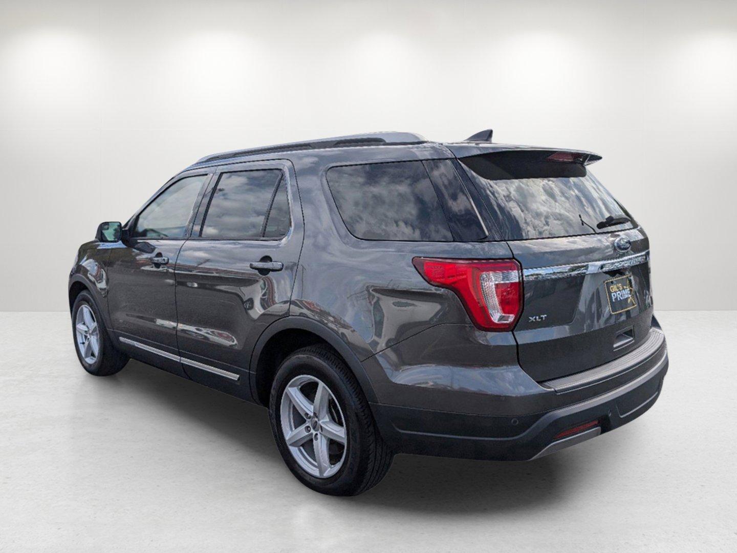 2019 Gray Ford Explorer XLT (1FM5K7D88KG) with an Regular Unleaded V-6 3.5 L/213 engine, 6-Speed Automatic w/OD transmission, located at 7000 Northlake Connector, Columbus, GA, 31904, (706) 987-8085, 32.524975, -84.978134 - 2019 Ford Explorer XLT - Photo#7