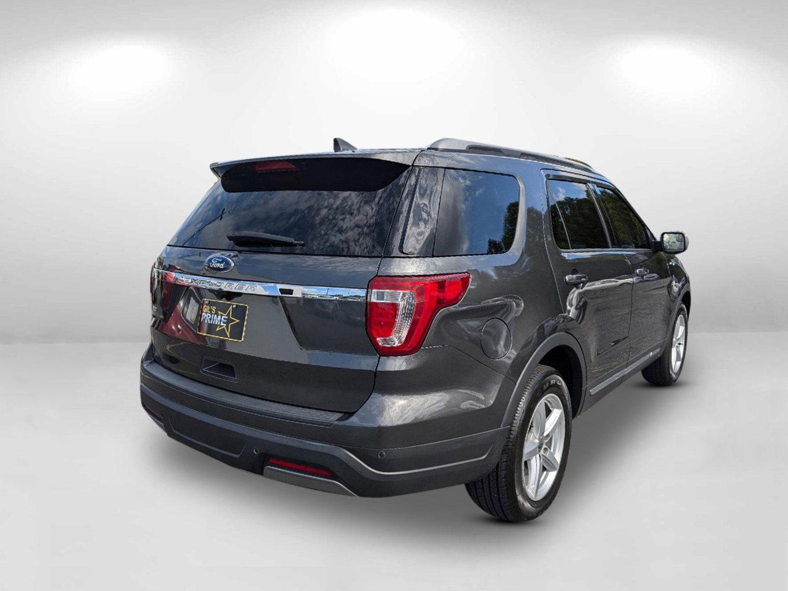 2019 Gray Ford Explorer XLT (1FM5K7D88KG) with an Regular Unleaded V-6 3.5 L/213 engine, 6-Speed Automatic w/OD transmission, located at 3959 U.S. 80 W, Phenix City, AL, 36870, (334) 297-4885, 32.469296, -85.135185 - 2019 Ford Explorer XLT - Photo#4