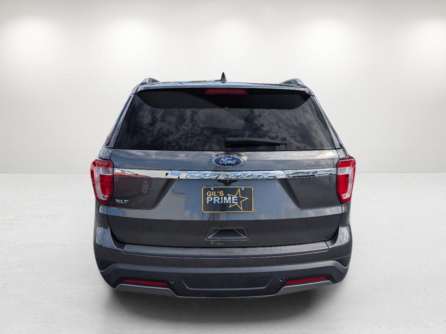 2019 Gray Ford Explorer XLT (1FM5K7D88KG) with an Regular Unleaded V-6 3.5 L/213 engine, 6-Speed Automatic w/OD transmission, located at 521 Old Farm Lane Rd, Prattville, AL, 36066, (334) 325-1505, 32.482460, -86.416367 - 2019 Ford Explorer XLT - Photo#5