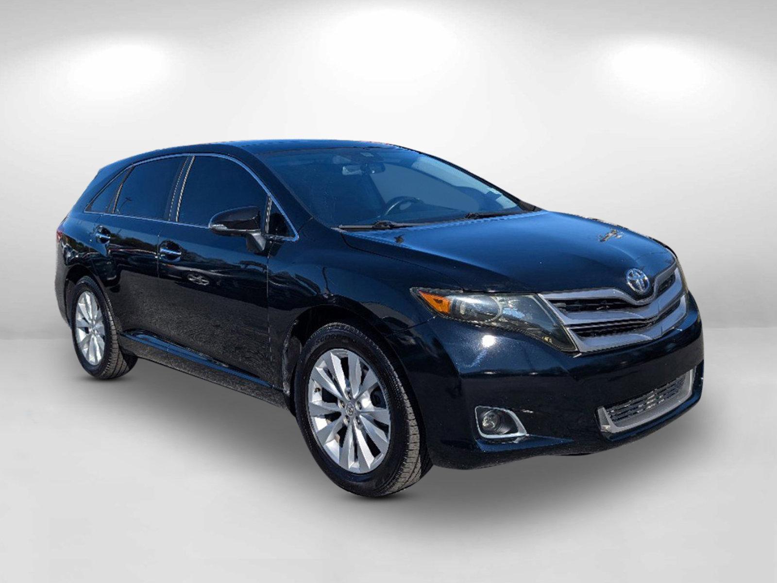 2013 Black Toyota Venza XLE (4T3ZA3BB7DU) with an Gas I4 2.7L/163 engine, 6-Speed Automatic transmission, located at 1430 Gateway Drive, Opelika, AL, 36801, (334) 239-0944, 32.637871, -85.409790 - 2013 Toyota Venza XLE - Photo#2