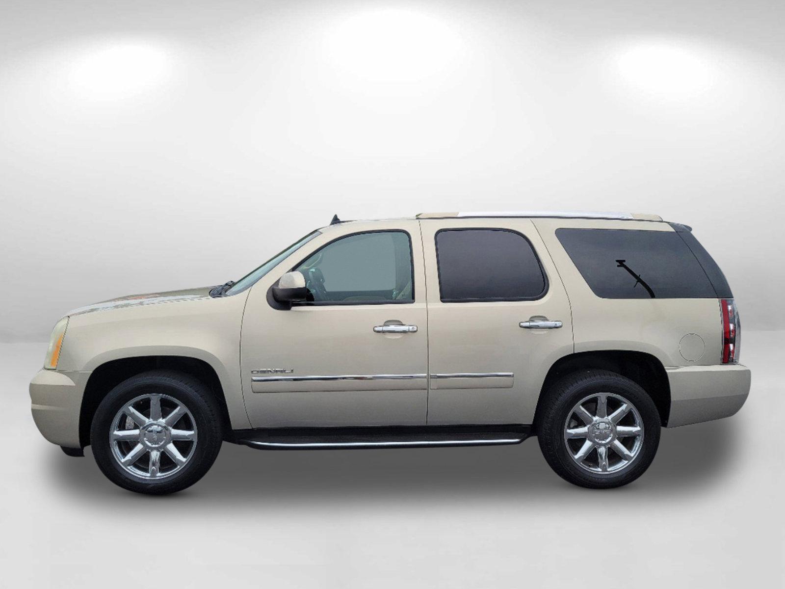 2011 Gold Mist Metallic /Cocoa/Light Cashmere GMC Yukon Denali (1GKS1EEF6BR) with an Gas/Ethanol V8 6.2L/378 engine, 6-Speed Automatic w/OD transmission, located at 1430 Gateway Drive, Opelika, AL, 36801, (334) 239-0944, 32.637871, -85.409790 - 2011 GMC Yukon Denali - Photo#7