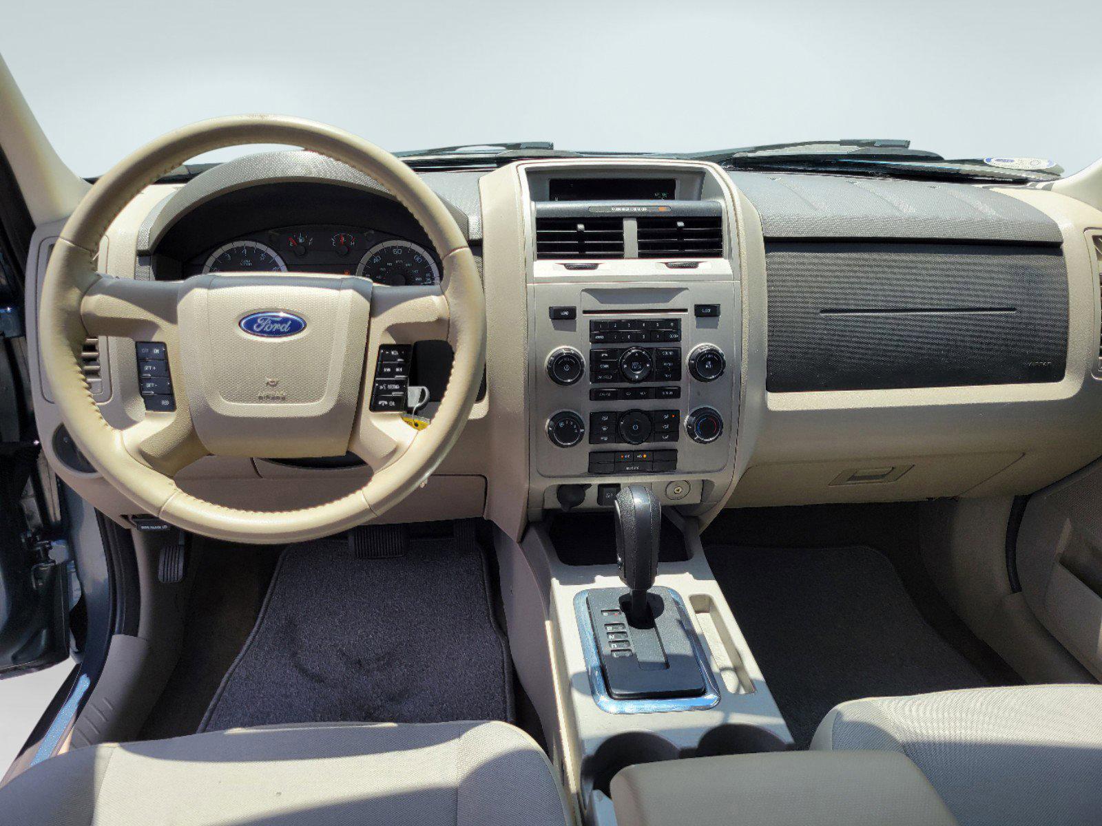 2011 Blue Ford Escape XLT (1FMCU0D73BK) with an Gas I4 2.5L/152 engine, 6-Speed Automatic transmission, located at 5115 14th Ave., Columbus, GA, 31904, (706) 323-0345, 32.511494, -84.971046 - 2011 Ford Escape XLT - Photo#20