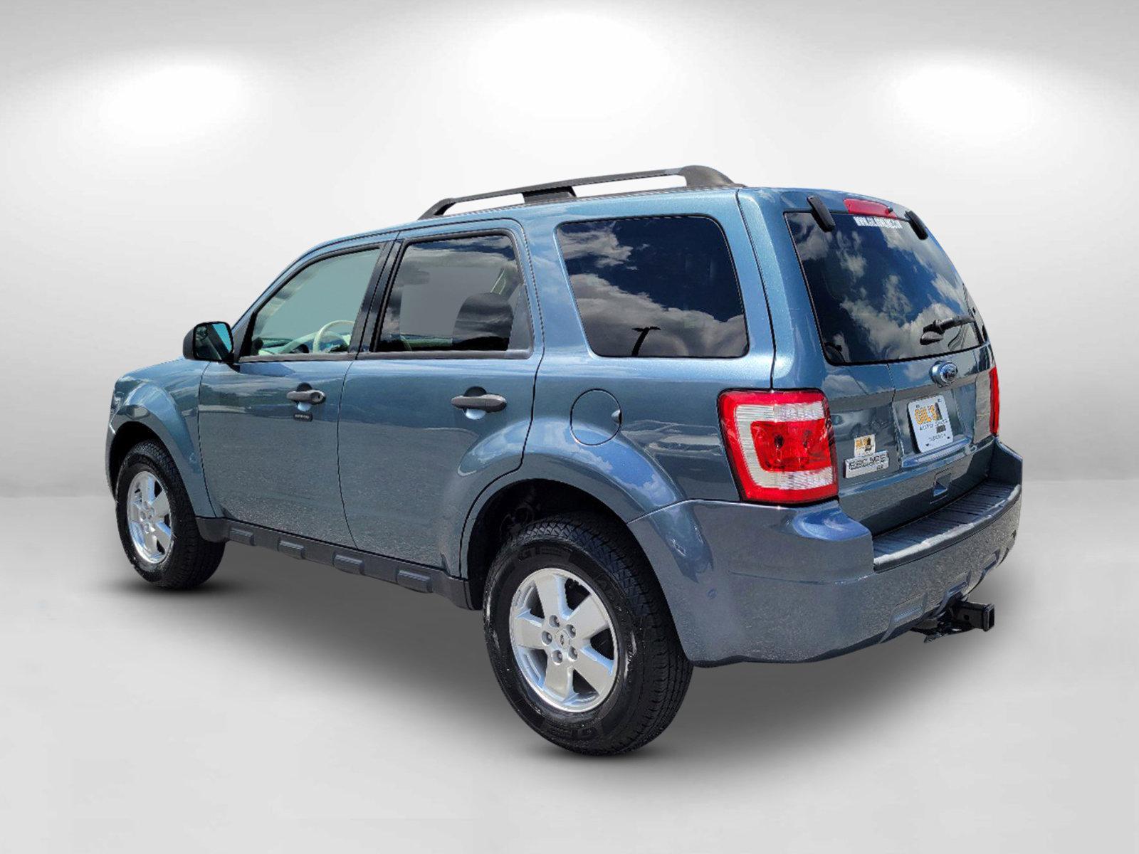 2011 Blue Ford Escape XLT (1FMCU0D73BK) with an Gas I4 2.5L/152 engine, 6-Speed Automatic transmission, located at 5115 14th Ave., Columbus, GA, 31904, (706) 323-0345, 32.511494, -84.971046 - 2011 Ford Escape XLT - Photo#12