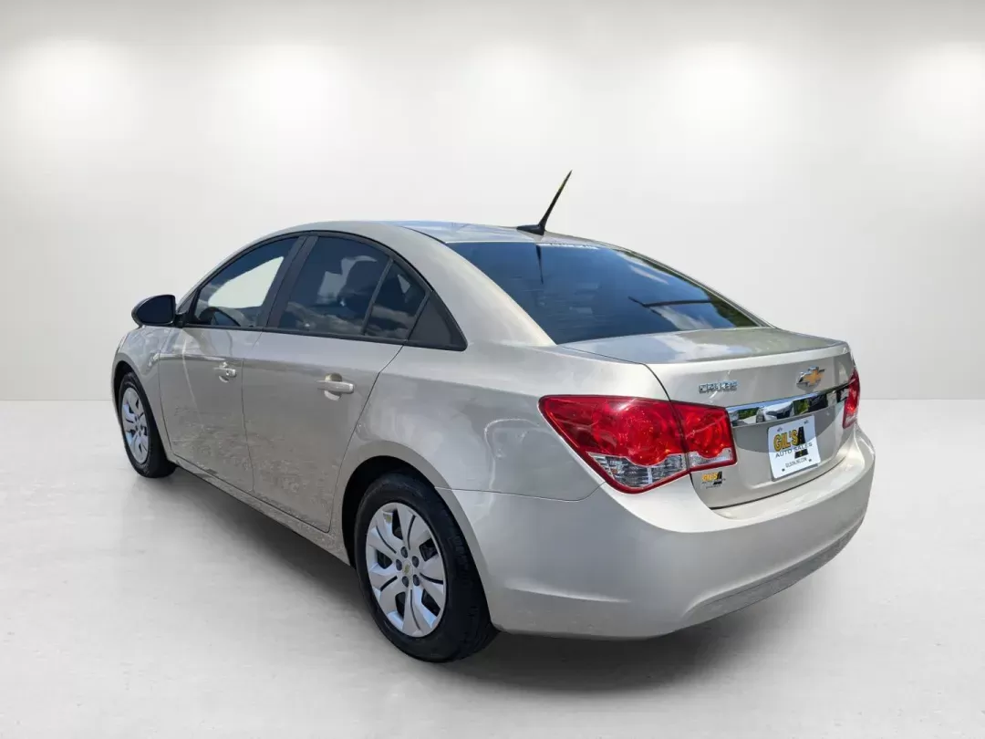 2013 Champagne Silver Metallic /Jet Black/Medium Titanium Chevrolet Cruze LS (1G1PA5SH9D7) with an Gas I4 1.8L/110 engine, 6-Speed Automatic transmission, located at 804 22nd Ave, Phenix City, AL, 36870, (334) 297-1860, 32.484749, -85.024475 - 2013 Chevrolet Cruze LS - Photo#6