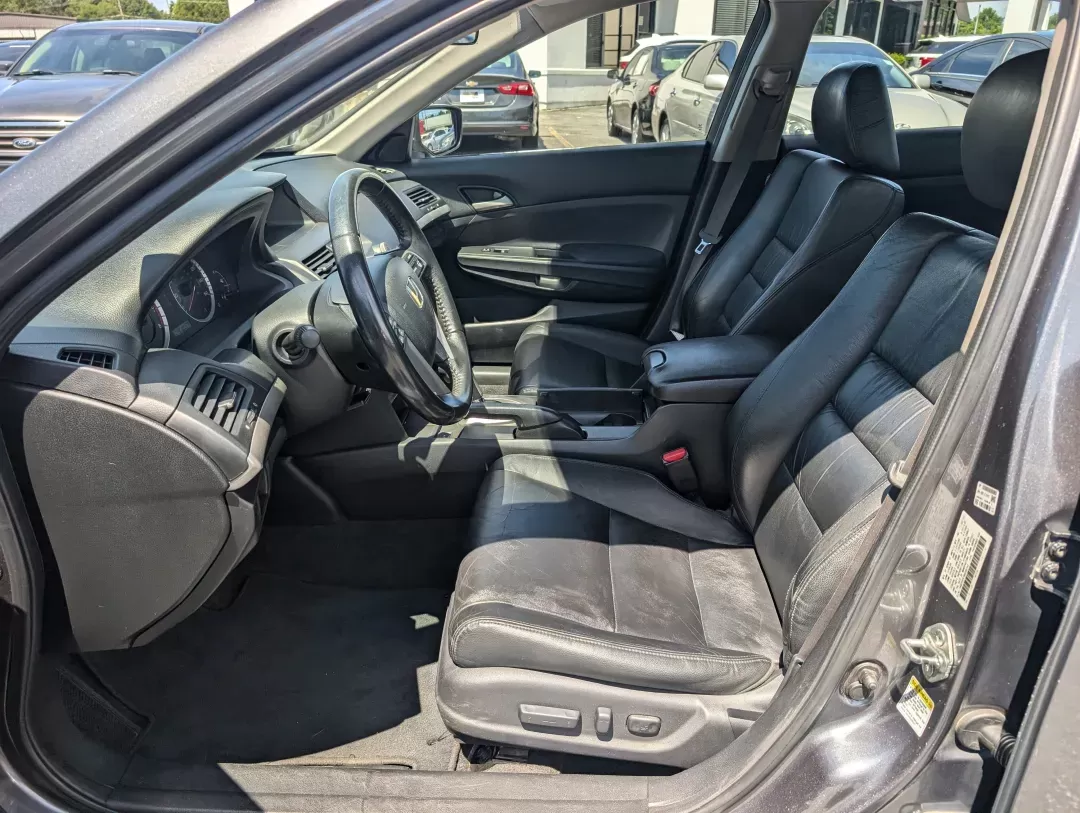 2011 Honda Accord Sdn SE (1HGCP2F67BA) with an Other engine, located at 3959 U.S. 80 W, Phenix City, AL, 36870, (334) 297-4885, 32.469296, -85.135185 - **Find Your Perfect Drive with the 2011 Honda Accord SE-Ideal for Family Adventures and Daily Commutes!**<br /> <br /> Are you in search of a reliable vehicle that fits seamlessly into your active lifestyle? Look no further than the stunning 2011 Honda Accord SE, available now at Gils Auto in Phenix - Photo#9