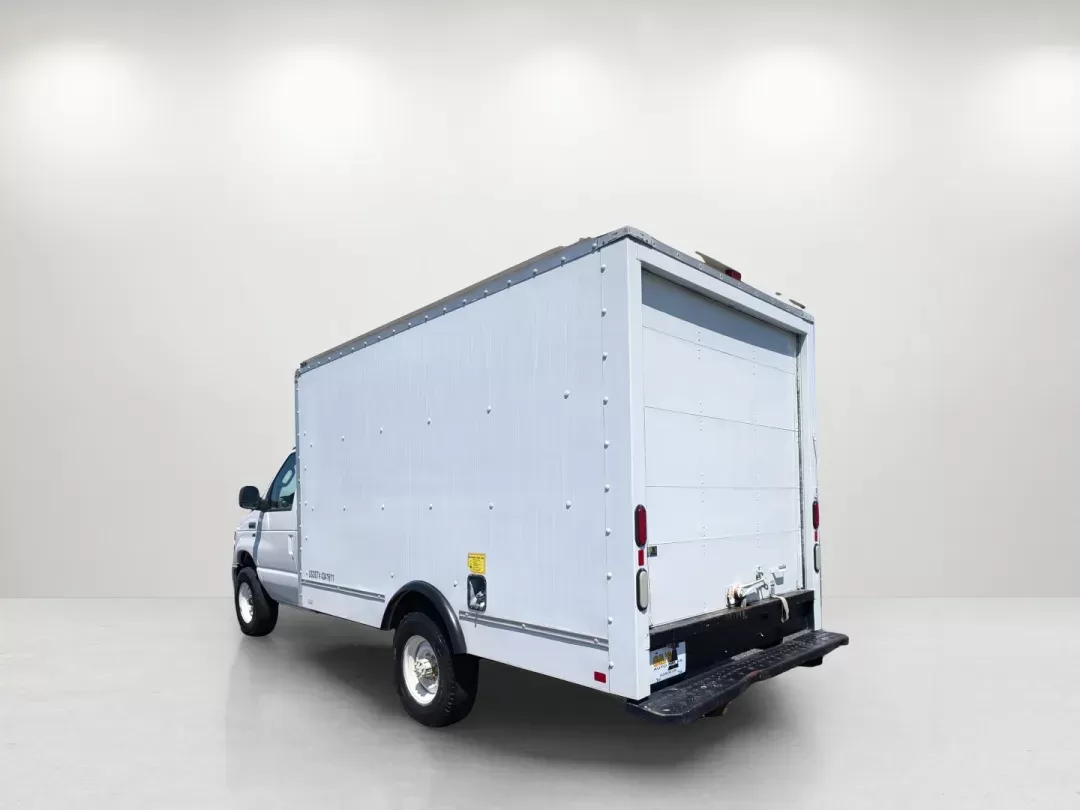 2014 White Ford Econoline Commercial Cutaway (1FDWE3FLXED) with an Regular Unleaded V-8 5.4 L/330 engine, 5-Speed Automatic w/OD transmission, located at 7000 Northlake Connector, Columbus, GA, 31904, (706) 987-8085, 32.524975, -84.978134 - 2014 Ford Econoline Commercial Cutaway - Photo#6
